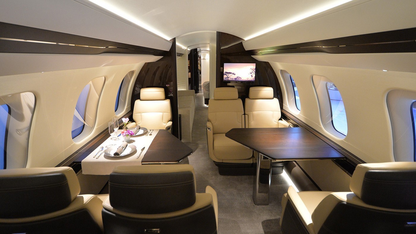 Global 7000 - exterior and cabin