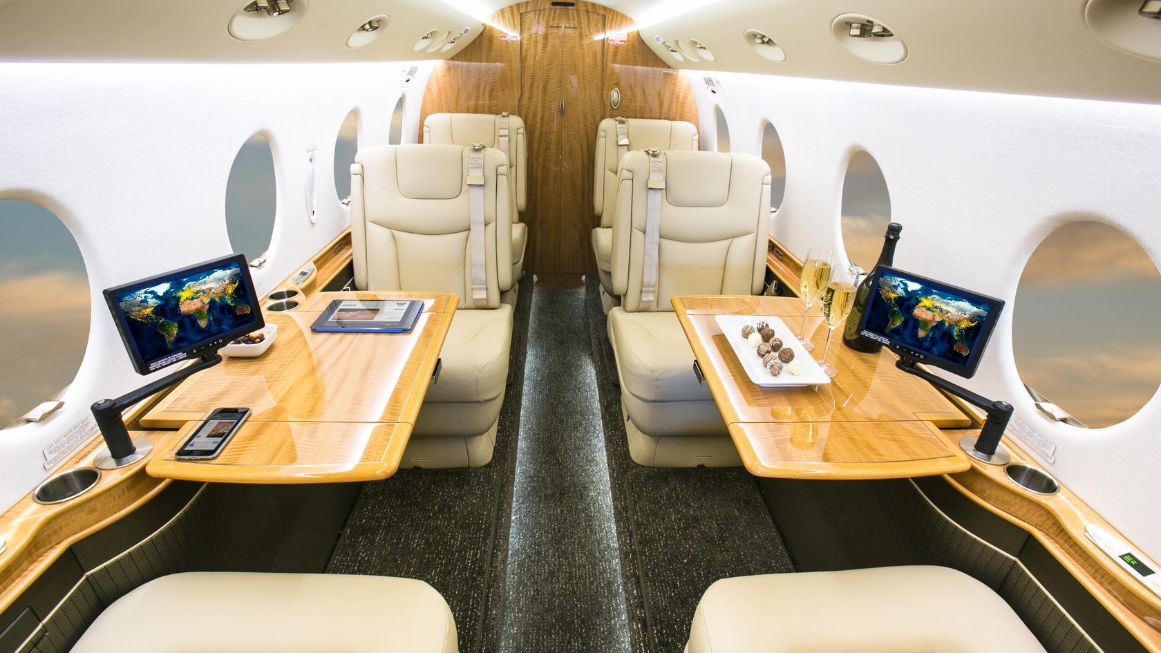 Gulfstream G150 - exterior and cabin