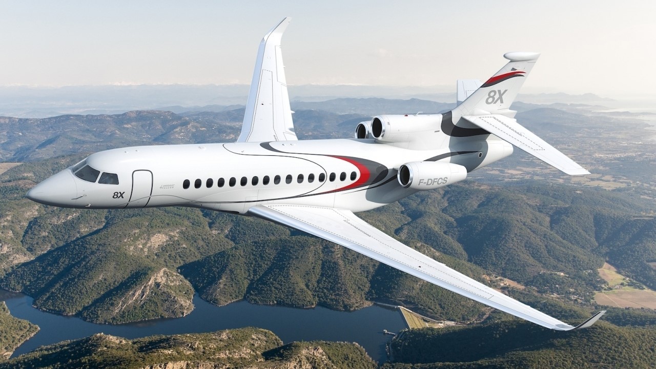 Falcon 8X - exterior and cabin