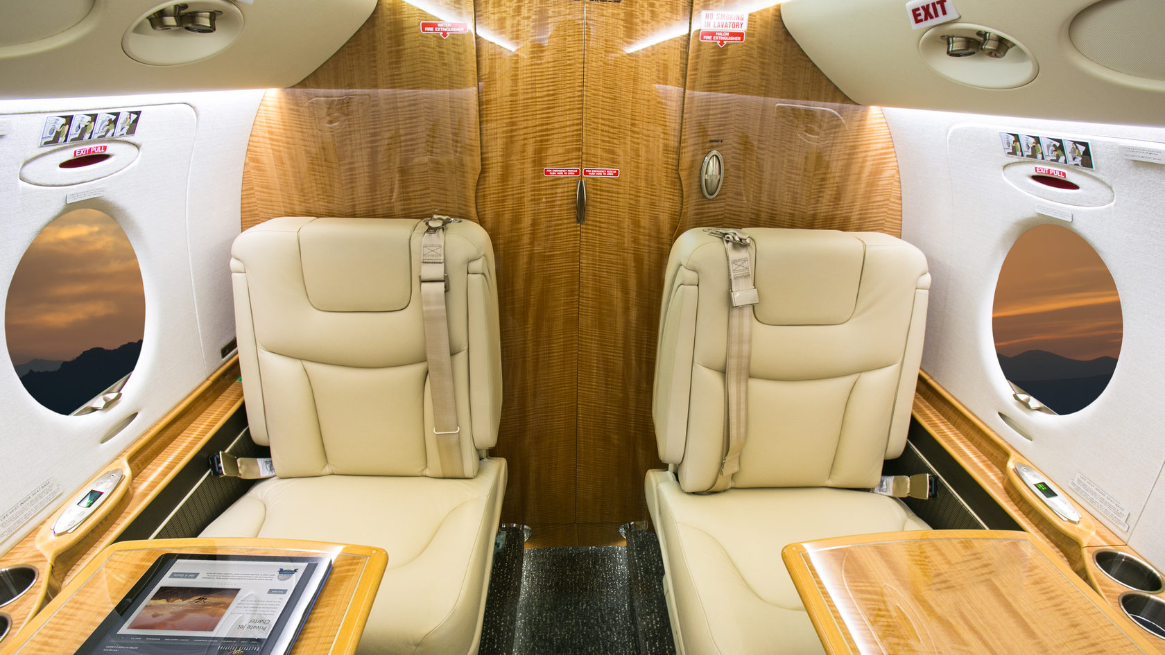 Gulfstream G150 - exterior and cabin