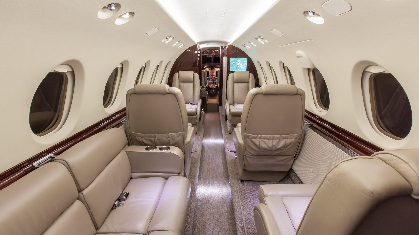 Hawker 750 - exterior and cabin
