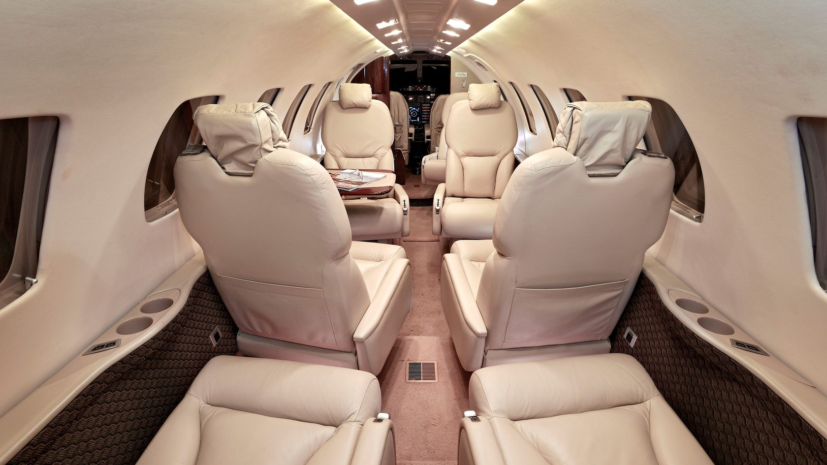 Citation Bravo - exterior and cabin