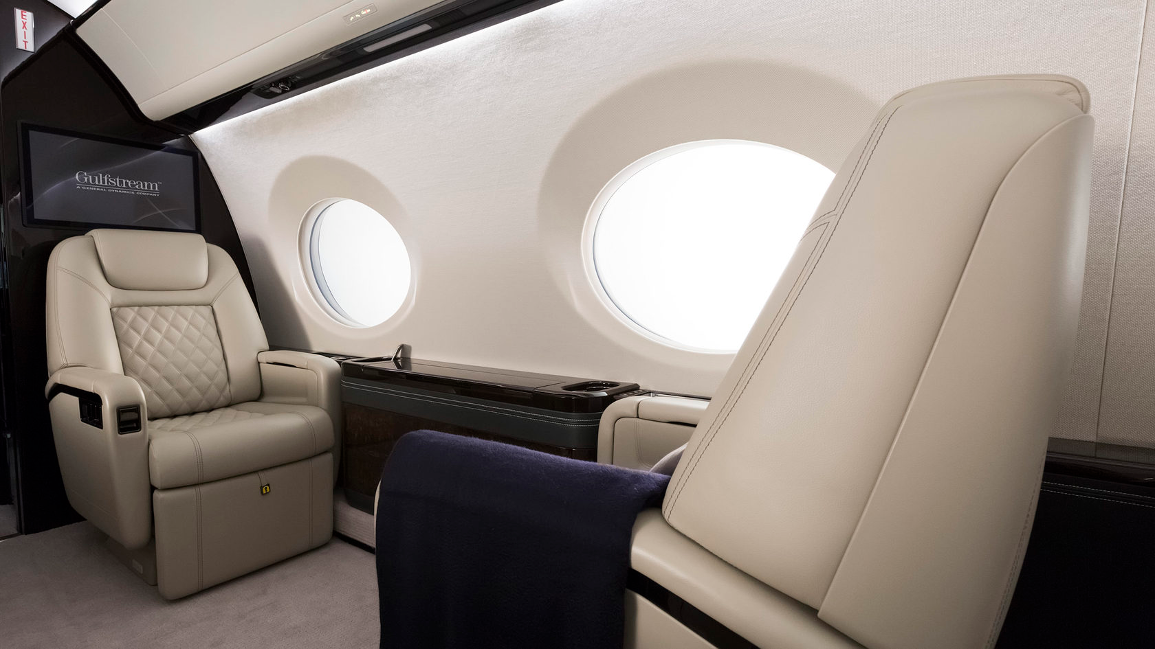 Gulfstream G450 - exterior and cabin