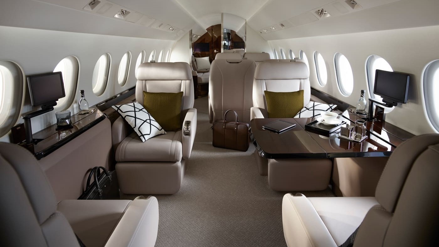 Falcon 900 series - exterior and cabin