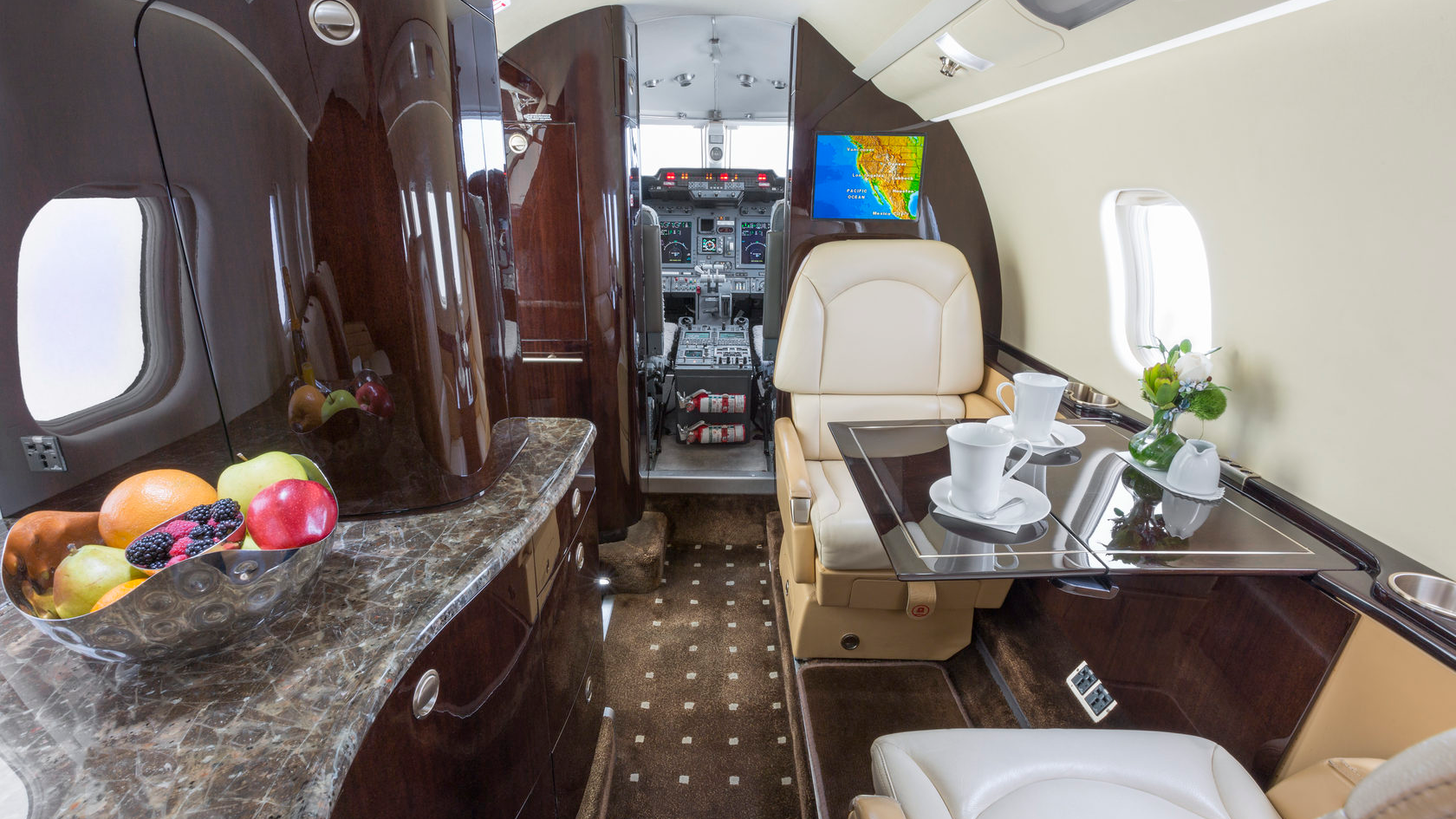 Learjet 60XR - exterior and cabin