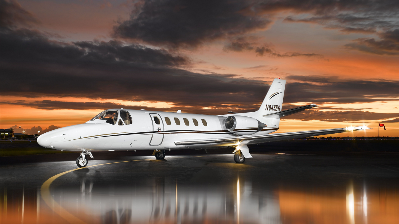 Citation Bravo - exterior and cabin
